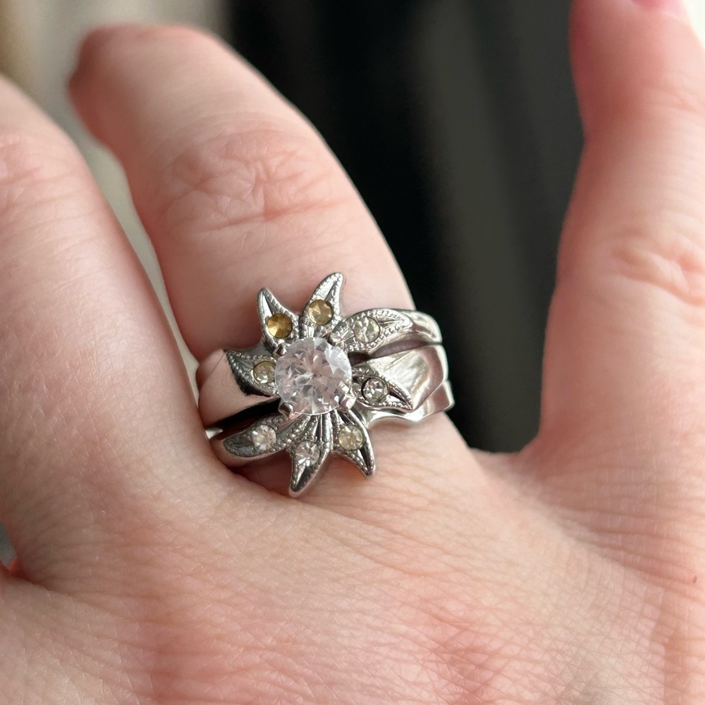 Elegant STERLING Silver Floral Ring Set size 7